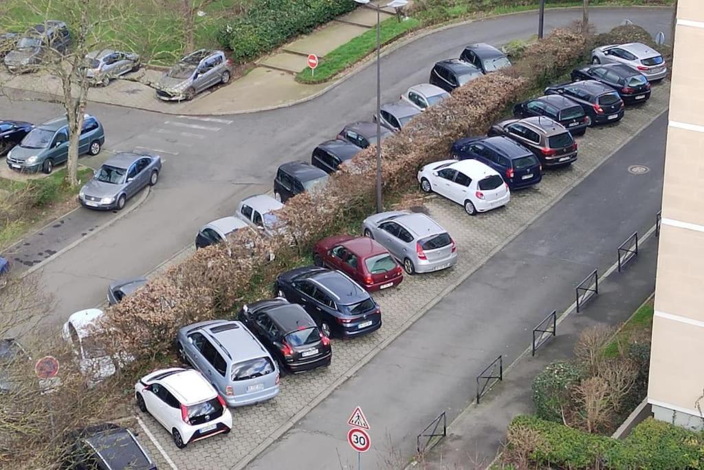 Charmant Appartement Proche Melun Centre Ville Buitenkant foto