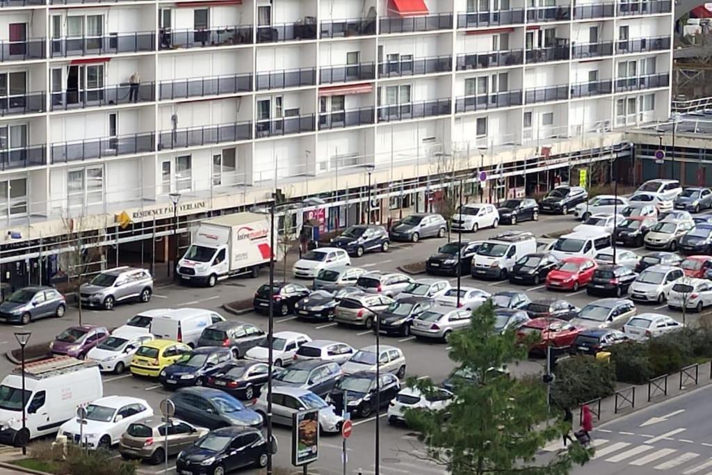 Charmant Appartement Proche Melun Centre Ville Buitenkant foto
